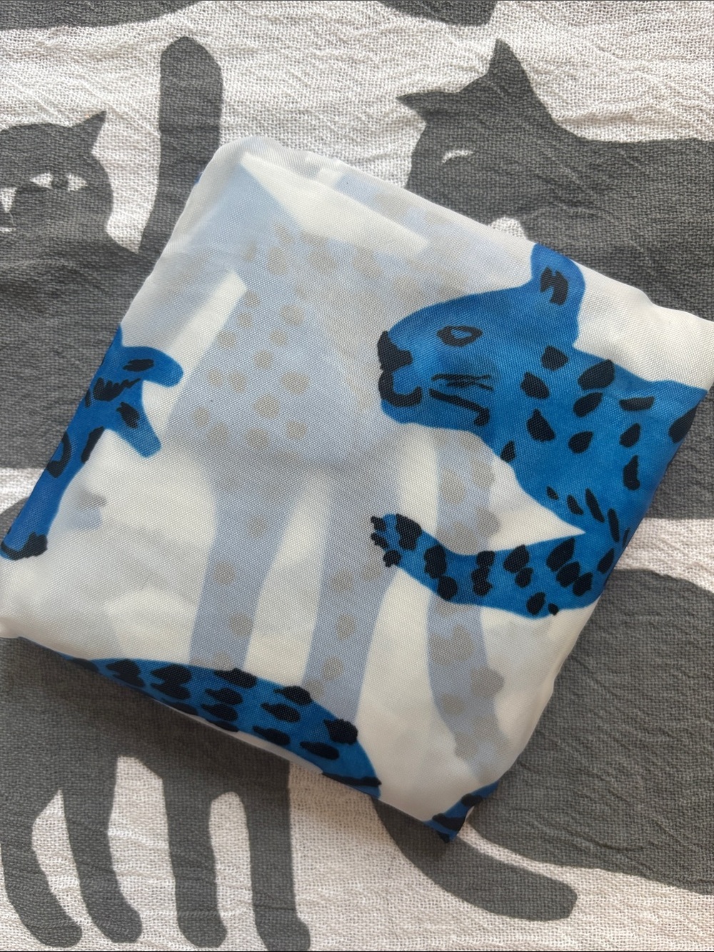 🍦HOST PICK🍦😸IKEA NWT SKYNKE Crazy Blue Cat reusable tote swirling blue felines